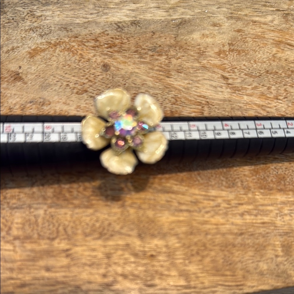 Elegant Cream Golden Enamel Flower Ring With Aurora Borealis Center Stone,Size 7